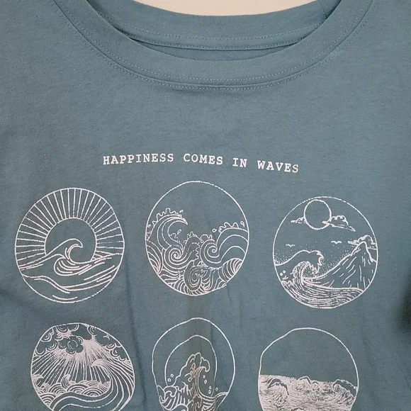 Queen Bees Crop Top - Picture 3 of 5